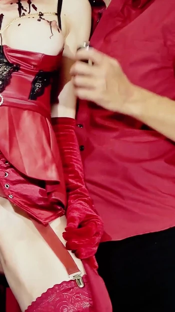 Волнующий момент из "Костюмированное видео на Хэллоуин, часть 3 - процепила машина для траха"