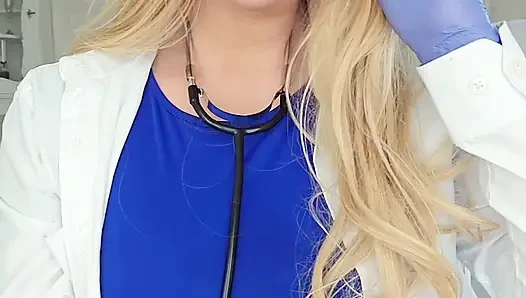 Okul doktoru öğrencilere kadın vücudunu öğretiyor