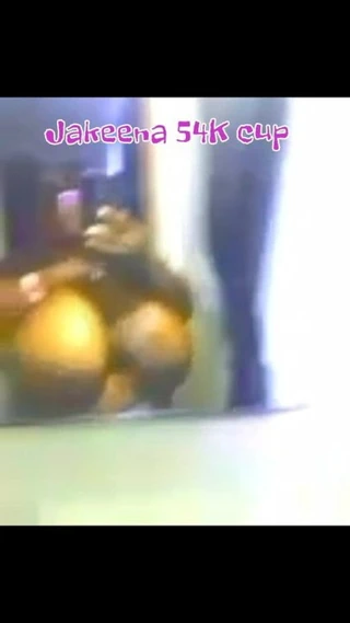 Dev siyah bbw 54k fincan boob jiggle