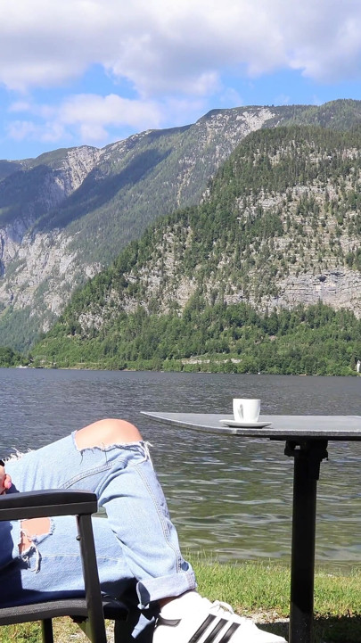 Hallstatt'ta bir yabancıyı sikiyor: balkon striptizi ve ham otel kullanımı - derin yutma finişi