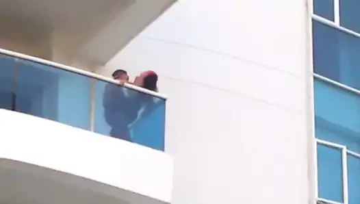 çift ​​lanet üzerinde balkon