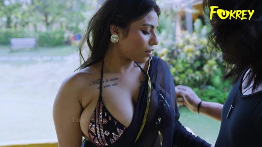 OUTDOOR THREESOME SEX  IN SWIMING POOL