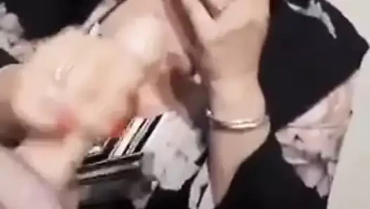 O sigara içerken oral seks yap