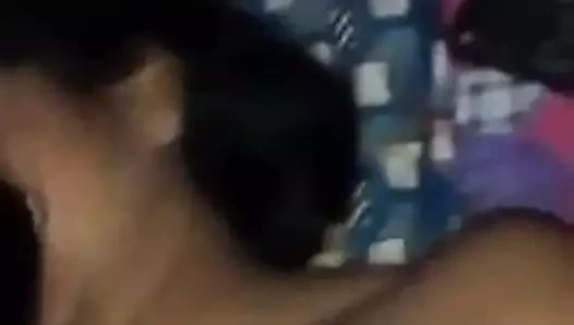 Desi büyük göğüsler