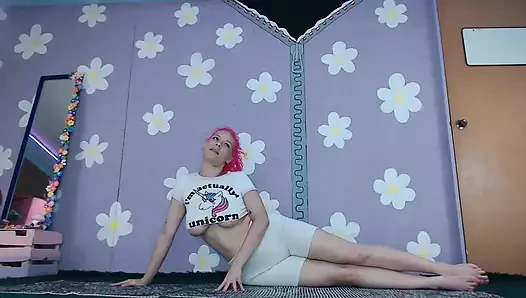 Yoga antreman latina sevimli milf yanıp sönen memeler transparan tozluk