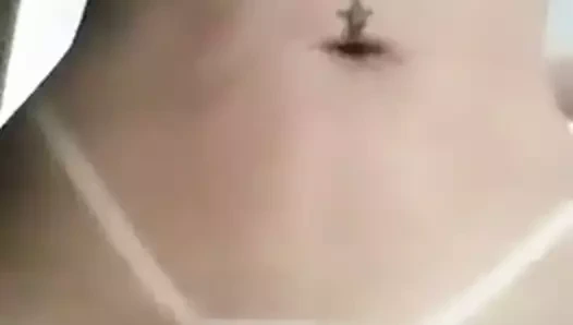 Seksi sarışın, (açıklamada daha fazla).