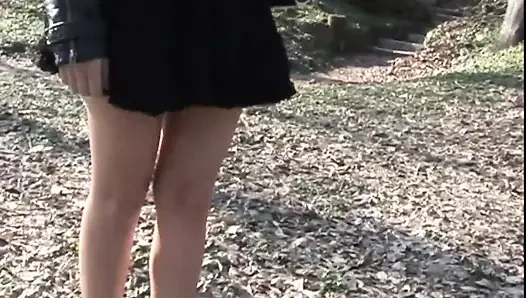 Parkta büyük yarak emiyor