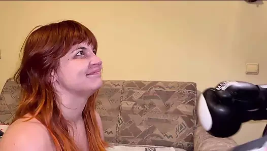 Boks eldivenlerinde yüz ve göt deliği yumruklama, göt deliği tekmeleme