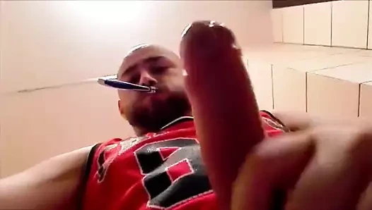 Str8 dişlerini fırçalayın ve horozunu okşayın