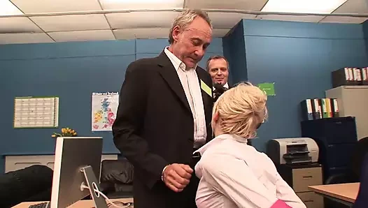 Azgın Paige Fox ve Kaia Kane ile grup eğlencesi