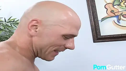 İri göğüslü sürtük Kimberly Franklin alınıyor ve sikiliyor