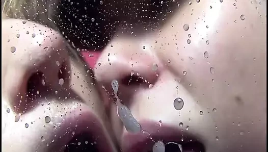 Grup seks ile büyük musluklar ve büyük memeler