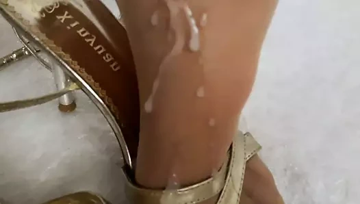 Naylon çoraplı ayaklar büyük boşalma