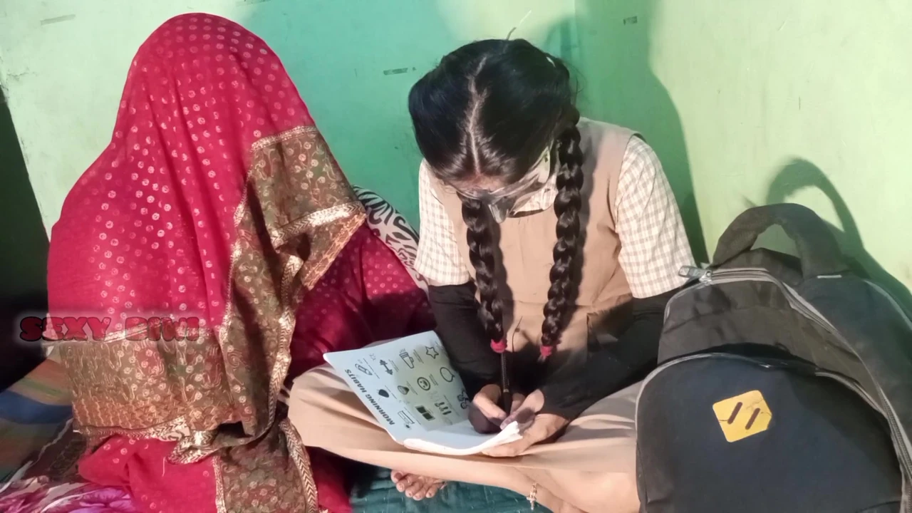 (सेक्सी Biwi) सौतेली बहन और सौतेला भाई चुदाई करते हैं