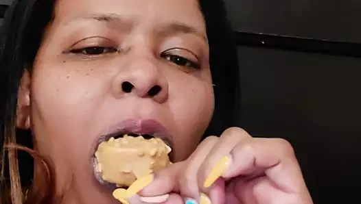 Deelux kremsi seviyor