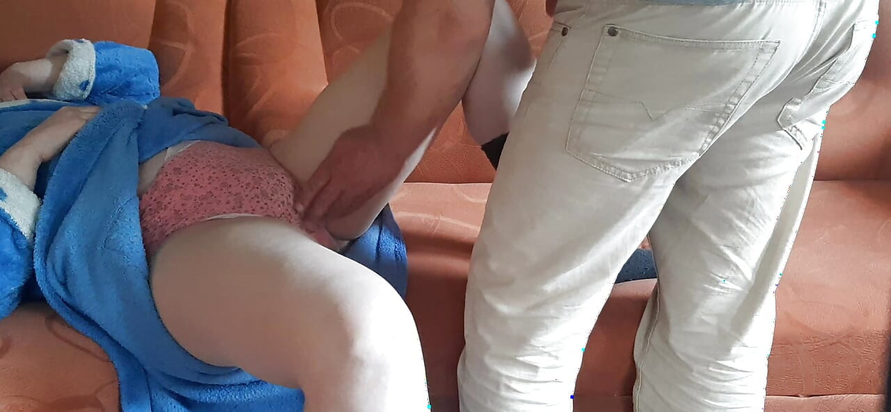 Üvey oğlum amcığıma aşık oldu ve kız arkadaş bulmak istemiyor