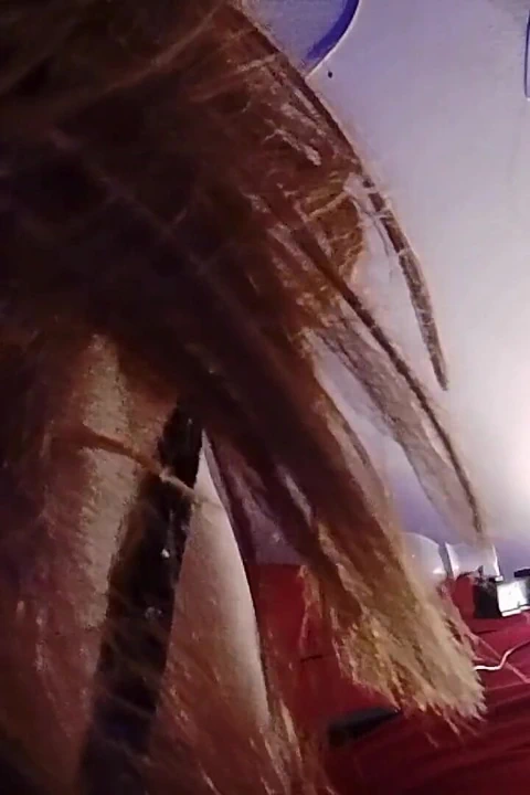 Her şeyi planda bıraktı.