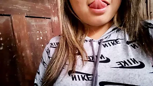 Ev yapımı porno, beni porno ev videolarında kaydeden kameramanı baştan çıkaran, en iyi arkadaşım beni izliyor.