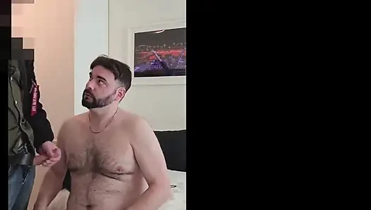 Büyük Yaraklı Heteroseksüel Doğu Avrupalı Adam Karşılıklı Sakso Çektikten Sonra Üstüme Boşalıyor