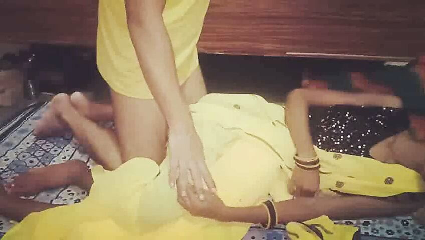 Desi tina ne aaj apne jija ka lund liya veya masti bhi kya veya apni chut ki aag ko sant kiya