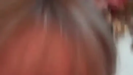 Deneyimli orta yaşlı seksi kadın genç istiyor