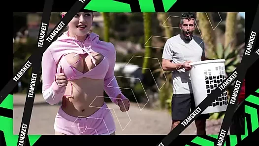 Pervmom - seksi kızıl üvey anne, gizli tutarsa ​​azgın üvey oğluna şehvetli boobjob vermeyi kabul eder