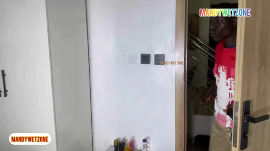 Cheating Wife Loves Sneaky Afternoon Sex with Big Cock