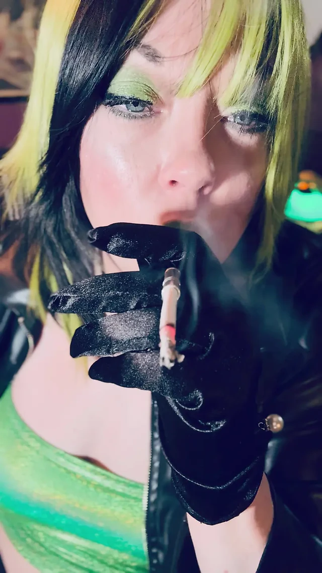 This Siren Wants You To Smoke With Her - Tina Snua Loves Smoking For Men!