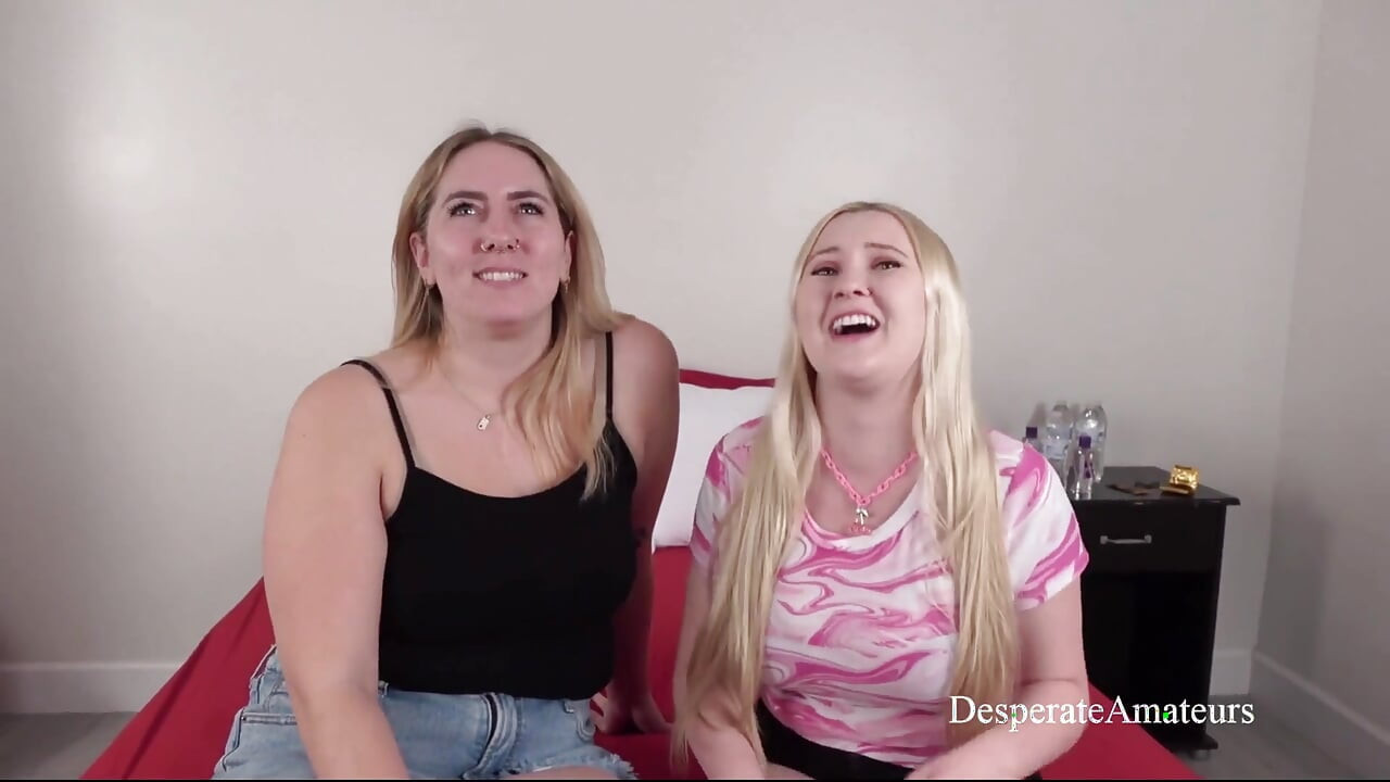 Çaresiz amatörler - bratty ve emma büyük göğüslerini oynatıyor