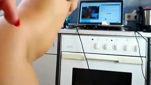 Sexydea'nın yaramaz dildo eğlencesi: tıkalı bir götle zevki keşfetmek
