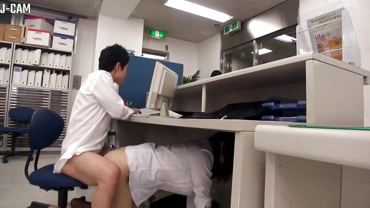 Joining a Female-led Team, I Was Puzzled by a Senior Colleague's Advances, but She Discreetly Reassured Me Under the Desk. Part2
