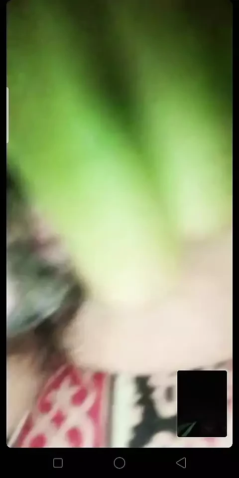Görüntülü görüşme par kız arkadaş ki chut dekhi