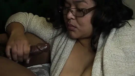 31 çekiyor ve yarağını sağıyor