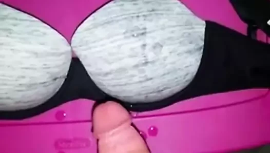 allison'ın yeni 36 d victoria secret sutyeni üzerinde cum