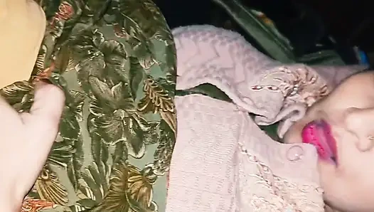 Üvey kız üvey erkek kardeşi tarafından sikiliyor, yakın çekim amcık sikişi seks videosu