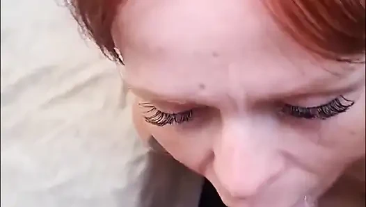Kocası Gelmeden Önce Evli Kızıl Saçlının Yüzüne Boşalıyor