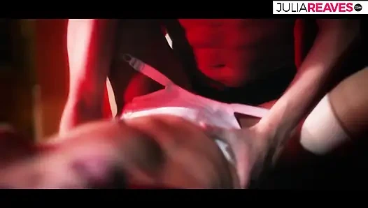 Azgın kız orgazm olana kadar yalanıyor