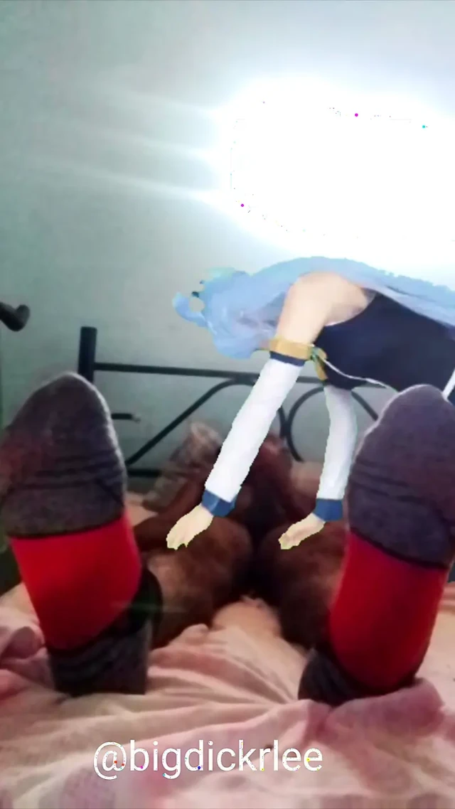 Konosuba Aqua üzerimde otururken ben otuzbir çekiyorum