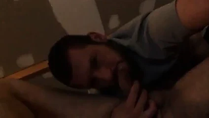 Yakışıklı derin gırtlak