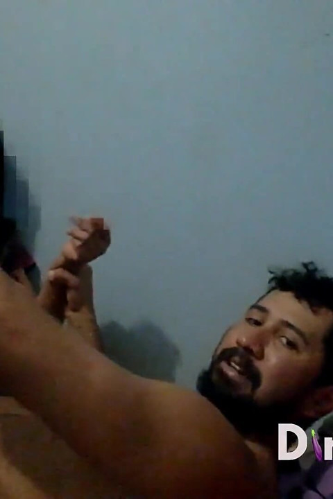 Hintli latin bana oral seks yapıyor ve kovboy kıza biniyor, orgazm olduğunu itiraf ediyor
