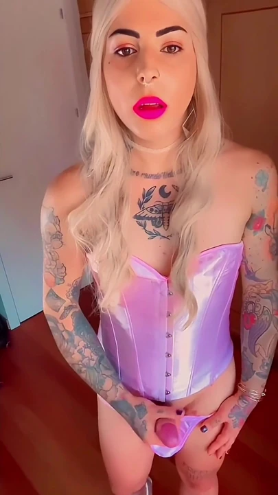 Barbie Trans Bebek Mastürbasyon Yapıyor Ve Boşalıyor