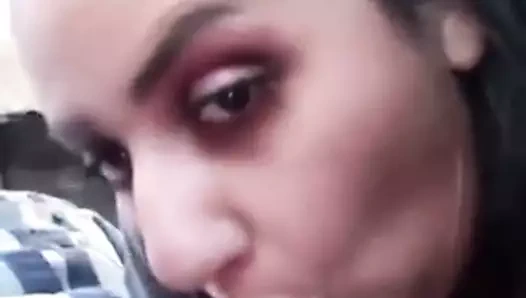 Paki kız saira emme benim horoz içinde araba oral seks pakistani