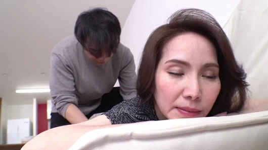 Juri yamaguchi - azgın ev kadınları kocalarına kendilerini suçlu hissettirmek için oyuncak kullanıyorlar ve onları cinsel olarak tatmin edemiyorlar bölüm 1