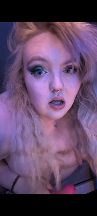 Sırıtaklamken yakalanmak