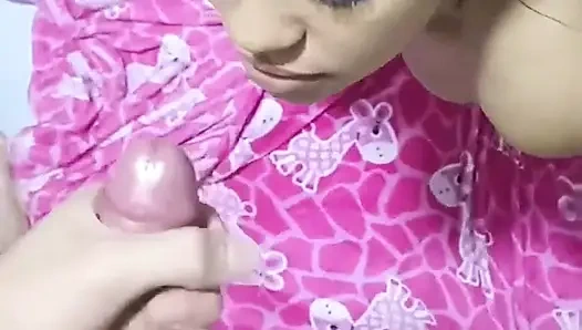 Ünlü bir tiktokçu bir hayran tarafından sikiliyor