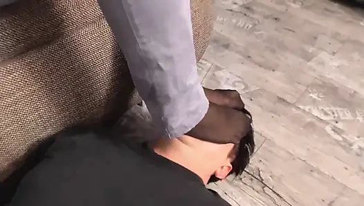 Sahibe Amrita'nın ayakları zorbalık kokuyor