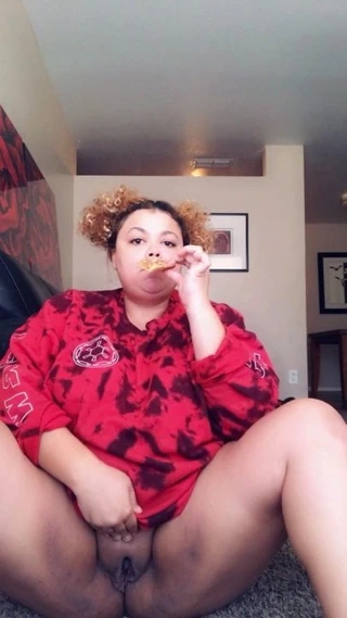 Benim am dışarı asılı ile pizza yemek