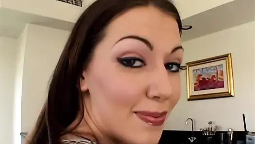 Alicia Alighatti: büyük sert bir penis tarafından poposundan çok sert sikilmiş yüce bir seks Venüs'ü