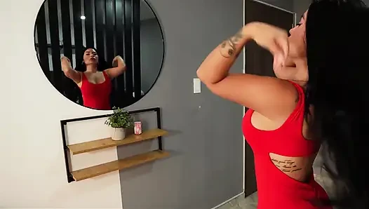 Alışverişe Gitmeden Önce Azgın Üvey Kız Kardeşimi Sevdim Ve Onun Vajinasından Boşalma Damlattı