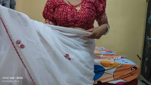 Bhabhi Ko Yeni Saree Pahn Akar Choda